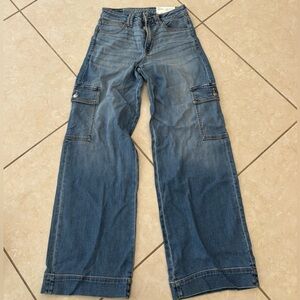 American Eagle Outfitters High-Rise Wide Leg Cargo Jeans - Blue Wash